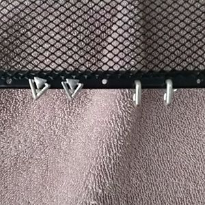 2 Pairs Of Area Earrings